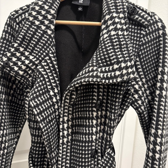 Blazer - Picture 2 of 3